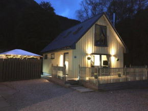 Отель Bluebell Cottage with Hot Tub  Баллахулиш
